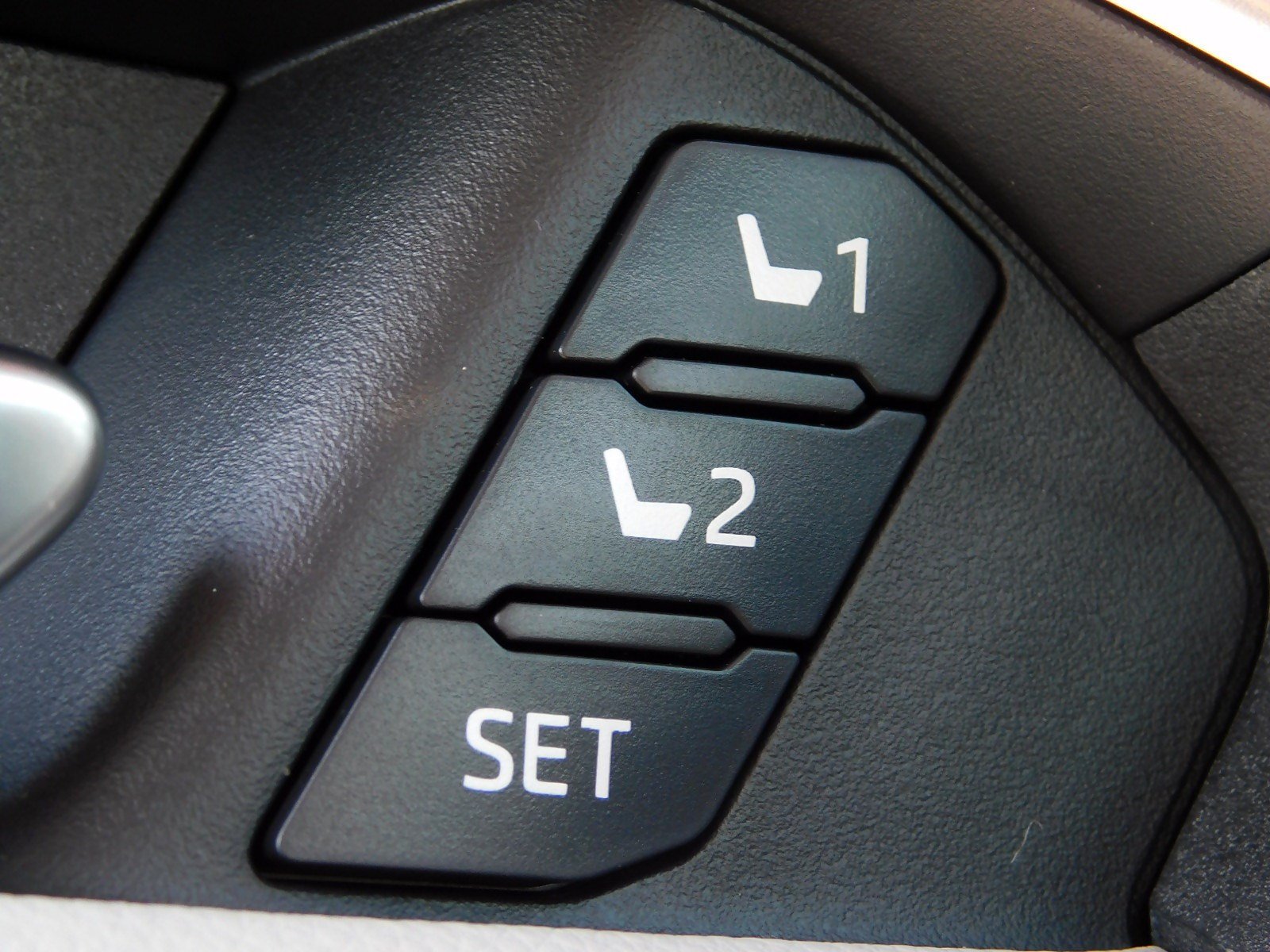 New 2019 Toyota RAV4 Hybrid Limited 4D Sport Utility in