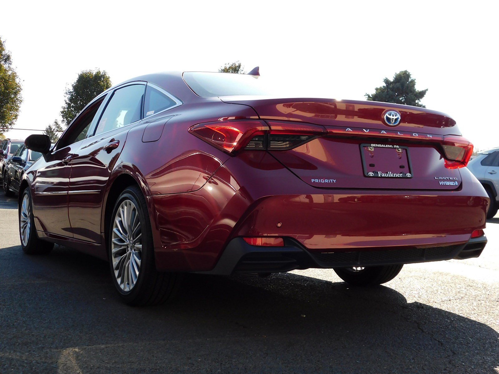 New 2020 Toyota Avalon Hybrid Limited 4D Sedan in Trevose #LU014220