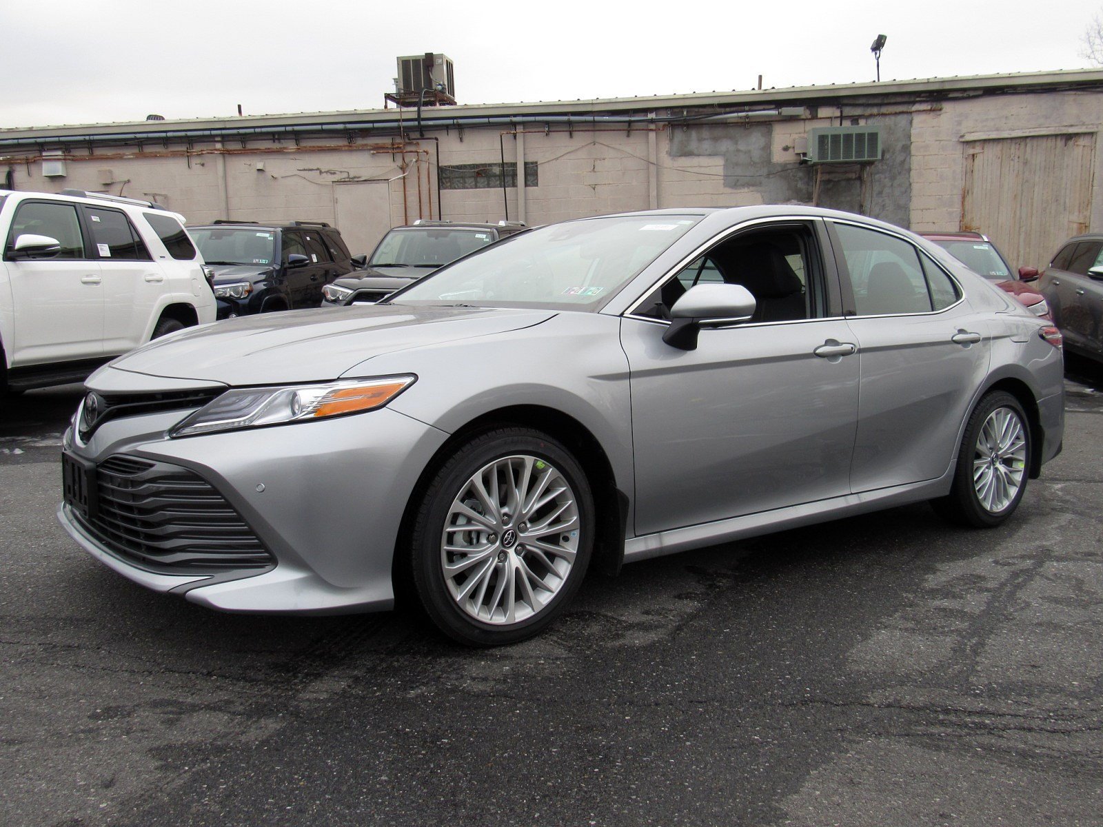 New 2020 Toyota Camry XLE V6 Auto 4dr Car in Trevose #LU038245