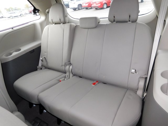 New 2020 Toyota Sienna Xle Premium Fwd 8 Passenger Rwd Mini Van Passenger