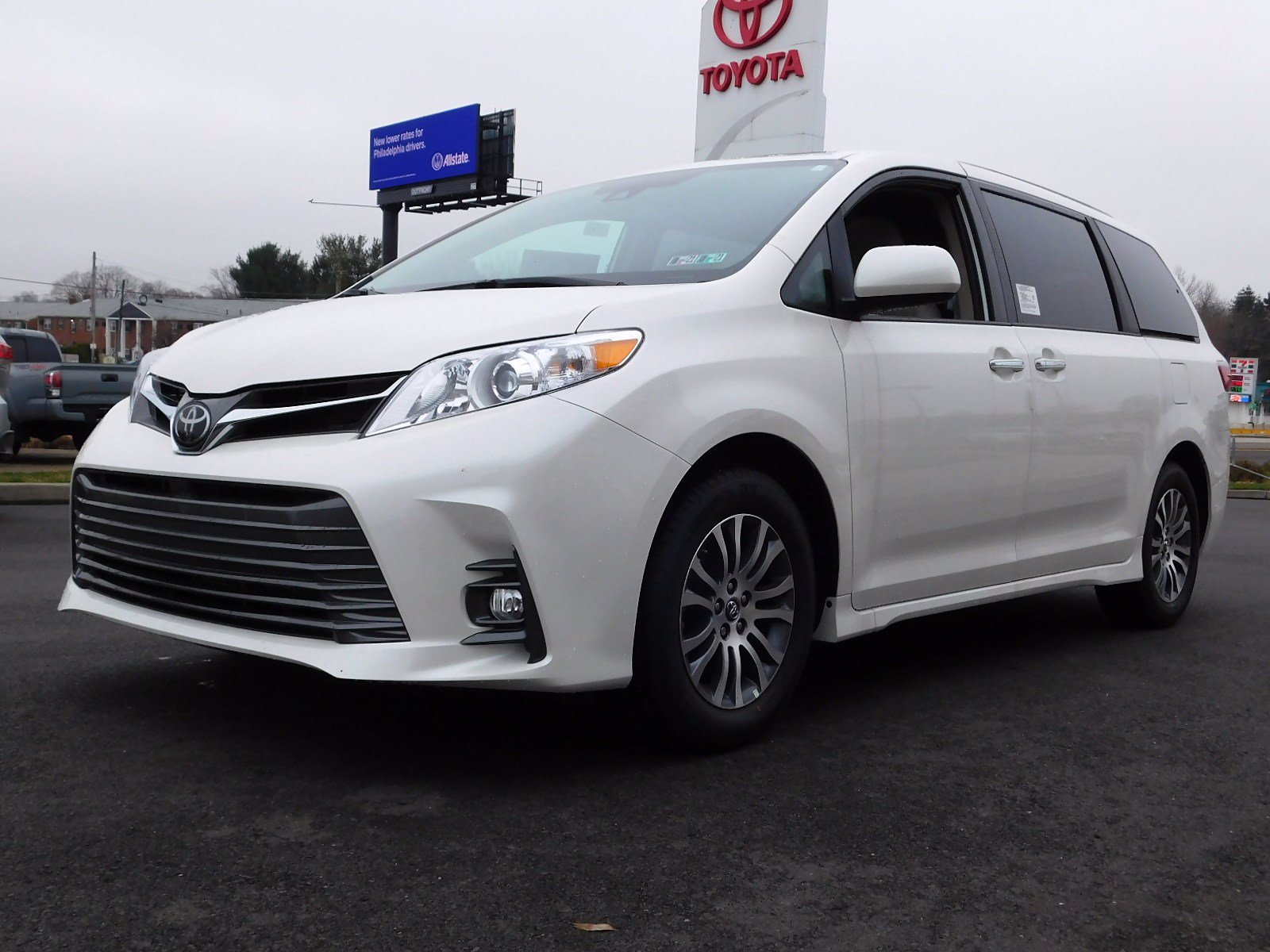 New 2020 Toyota Sienna XLE Premium 4D Passenger Van in Trevose # ...